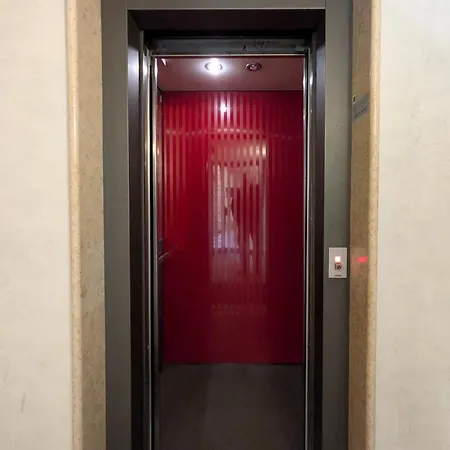 Apartment Cello *